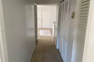 18820 NW 57th Ave, Hialeah, FL 33015 - Photo 22