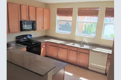 690 Amador Ln #2, West Palm Beach, FL 33401 - Photo 4