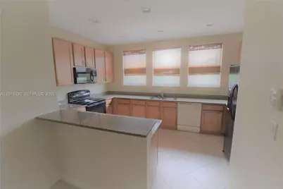 690 Amador Ln #2, West Palm Beach, FL 33401 - Photo 8
