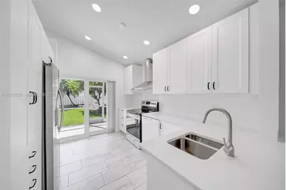 941 Briar Ridge Rd, Weston, FL 33327 - Photo 8