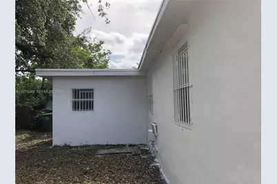 166 NW 68th Ter #166, Miami, FL 33150 - Photo 2