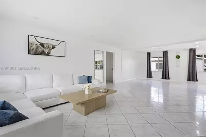 9011 NW 15th Pl, Plantation, FL 33322 - Photo 4