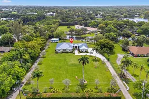 2400 SW 112th Ave, Davie, FL 33325 - Photo 8