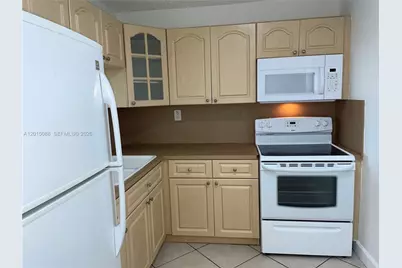 10300 Coral Way #B-33, Miami, FL 33165 - Photo 6