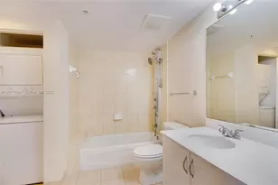 1750 N Bayshore Dr, Miami, FL 33132 - Photo 12