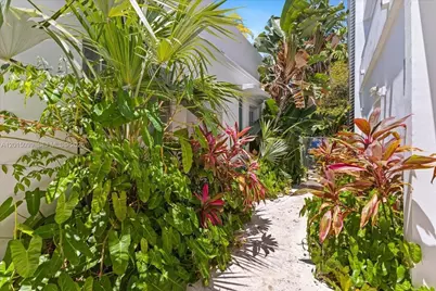 421 Meridian Ave #19, Miami Beach, FL 33139 - Photo 12