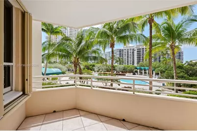 888 Brickell Key Dr #609, Miami, FL 33131 - Photo 22