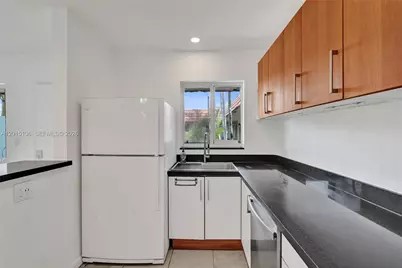 3050 NE 5th Ter #13, Wilton Manors, FL 33334 - Photo 16