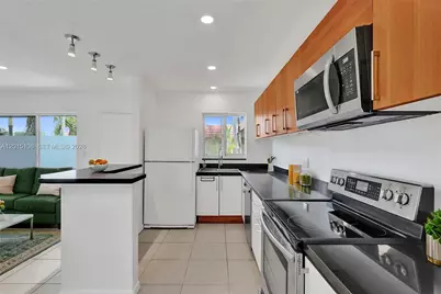3050 NE 5th Ter #13, Wilton Manors, FL 33334 - Photo 10