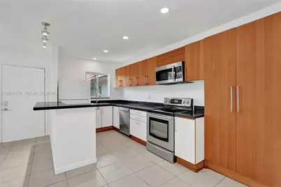 3050 NE 5th Ter #13, Wilton Manors, FL 33334 - Photo 12