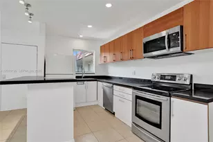 3050 NE 5th Terrace, Wilton Manors, FL 33334 - Photo 12