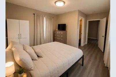 943 79th Ter #202, Miami Beach, FL 33141 - Photo 10