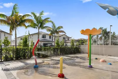 8336 Central Park Blvd, Doral, FL 33166 - Photo 24