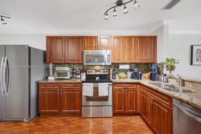 9288 NW 55th St, Sunrise, FL 33351 - Photo 6