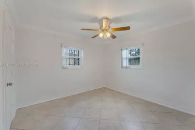 2674 W 8th Ct, Hialeah, FL 33010 - Photo 14