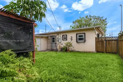 2674 W 8th Ct, Hialeah, FL 33010 - Photo 28