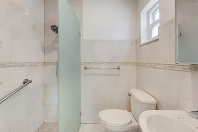 2674 W 8th Ct, Hialeah, FL 33010 - Photo 20