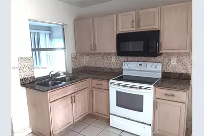 7004 NW 67th Ave, Tamarac, FL 33321 - Photo 4