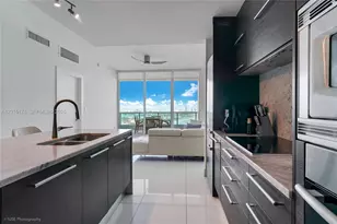 900 Biscayne Blvd, Miami, FL 33132 - Photo 4