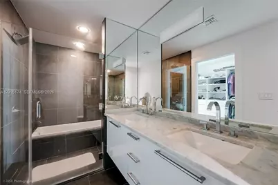 900 Biscayne Blvd #3407, Miami, FL 33132 - Photo 10