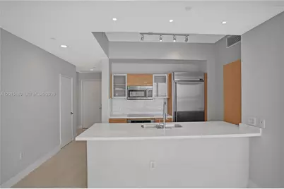 950 Brickell Bay Dr #4610, Miami, FL 33131 - Photo 4