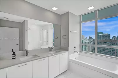 950 Brickell Bay Dr #4610, Miami, FL 33131 - Photo 14