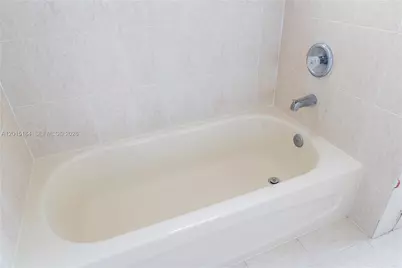 379 NE 34th Ave, Homestead, FL 33033 - Photo 10
