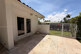 11445 N Bayshore Dr, North Miami, FL 33181 - Photo 26