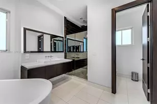 8221 NW 34th Dr, Doral, FL 33122 - Photo 24