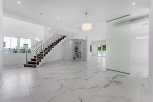 8221 NW 34th Dr, Doral, FL 33122 - Photo 2