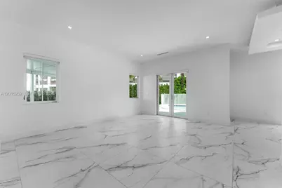 8221 NW 34th Dr, Doral, FL 33122 - Photo 10