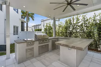 8221 NW 34th Dr, Doral, FL 33122 - Photo 48
