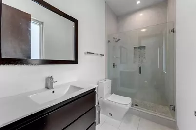 8221 NW 34th Dr, Doral, FL 33122 - Photo 28