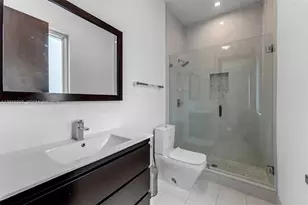 8221 NW 34th Dr, Doral, FL 33122 - Photo 28