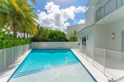 8221 NW 34th Dr, Doral, FL 33122 - Photo 36