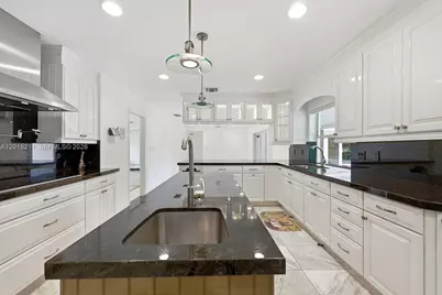 13060 SW 70th Ave, Pinecrest, FL 33156 - Photo 18