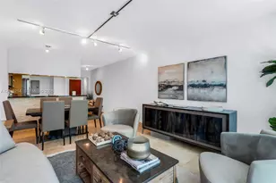 31 SE 5th St, Miami, FL 33131 - Photo 8