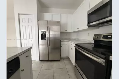 10606 W 33rd Way #10606, Hialeah, FL 33018 - Photo 10