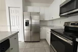 10606 W 33rd Way, Hialeah, FL 33018 - Photo 10