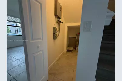 10606 W 33rd Way #10606, Hialeah, FL 33018 - Photo 14