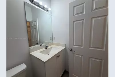 10606 W 33rd Way #10606, Hialeah, FL 33018 - Photo 30