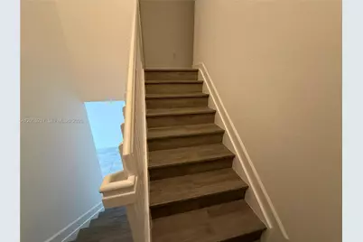 10606 W 33rd Way #10606, Hialeah, FL 33018 - Photo 16