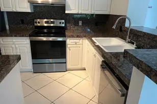19555 E Country Club Dr, Aventura, FL 33180 - Photo 14