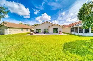 77 Gables Blvd, Weston, FL 33326 - Photo 32
