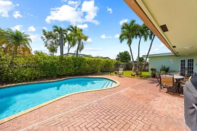 21141 NE 21st Ct, Miami, FL 33179 - Photo 14