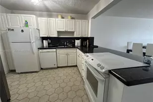 215 SE 3rd Ave, Hallandale Beach, FL 33009 - Photo 4
