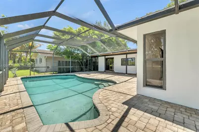 8207 SW 26th Pl, Davie, FL 33328 - Photo 22