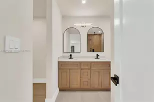 8207 SW 26th Pl, Davie, FL 33328 - Photo 14