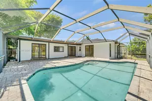 8207 SW 26th Pl, Davie, FL 33328 - Photo 4