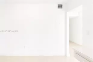 2780 NE 183rd St, Aventura, FL 33160 - Photo 16